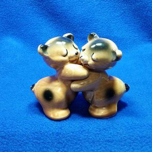 Vintage Van Tellingen Brown Bear Hug Salt and Pepper Shaker Set Hugging Bears